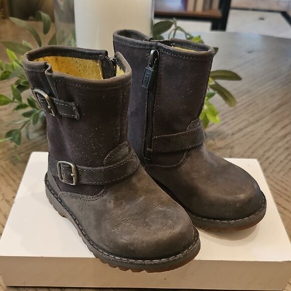 UGG Gray Boots Size 7 Excellent Condition - Picture 1 of 12